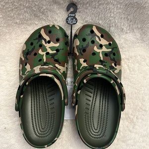 Brand New Camouflage Crocs men’s 6/women’s 8